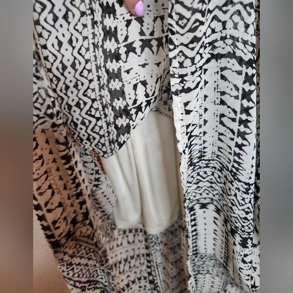 Abstract Printed High Low Sleeveless Dress Size Medium - Picture 5 of 8